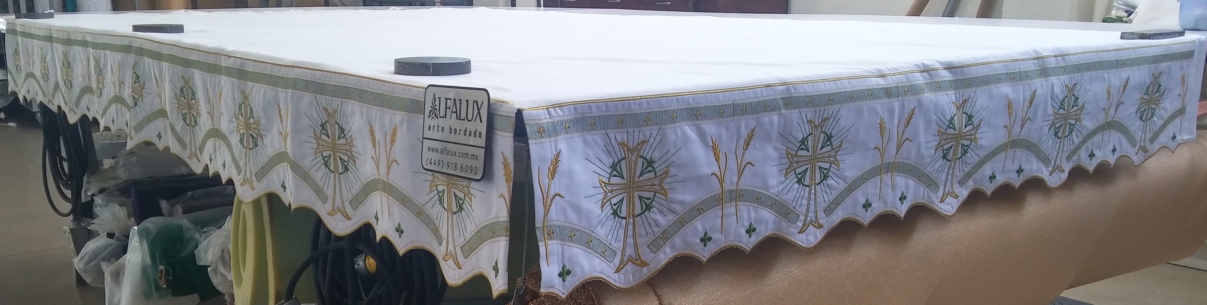 102 CRUZ MEDIEVAL Mantel Blanco Verde 23